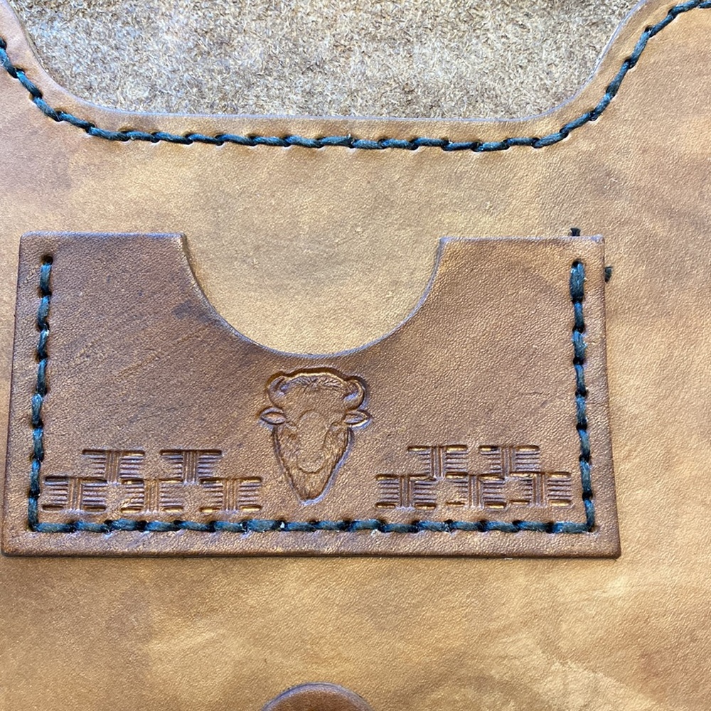 Custom leather iPad case - Picture 3 of 5